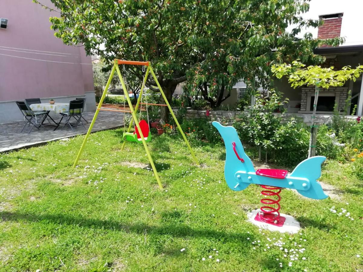 Apartmani Vesna Buje Exterior photo