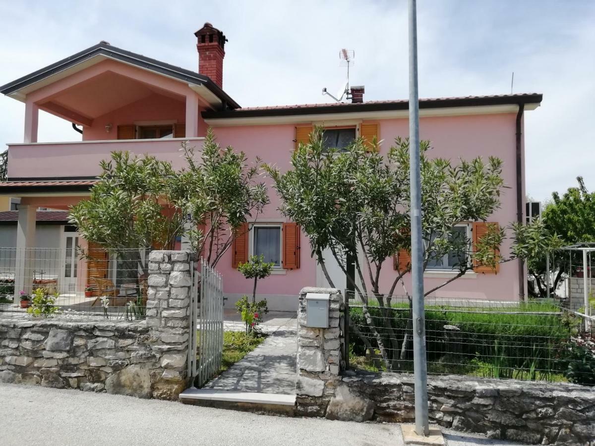 Apartmani Vesna Buje Exterior photo